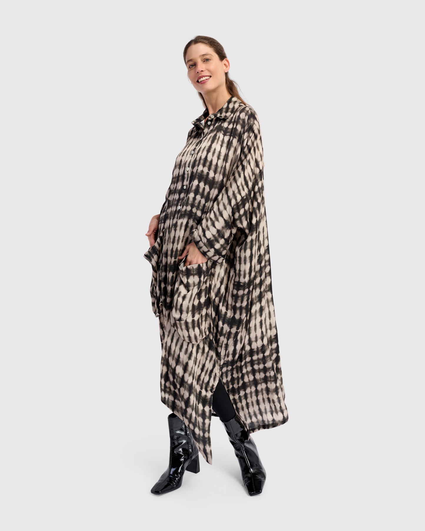 גלבייה חגיגה מודפסת שחור לבן