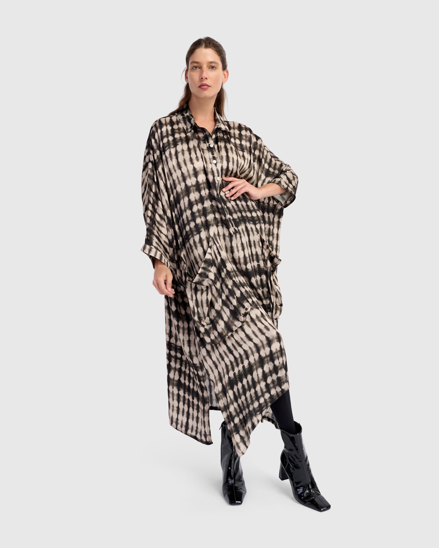 גלבייה חגיגה מודפסת שחור לבן