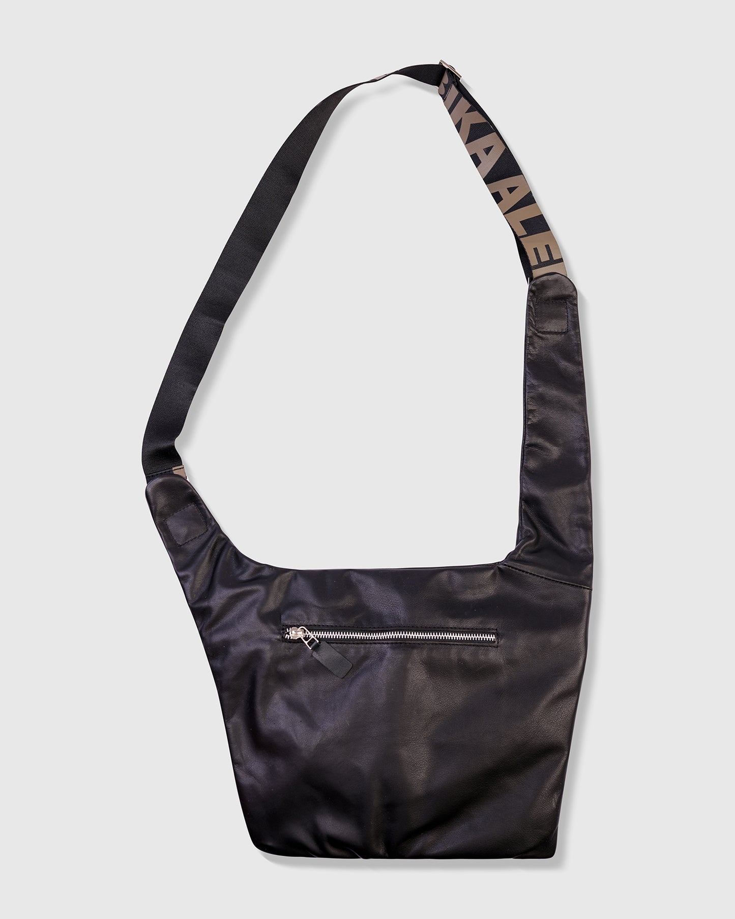 תיק סמיילי שחור