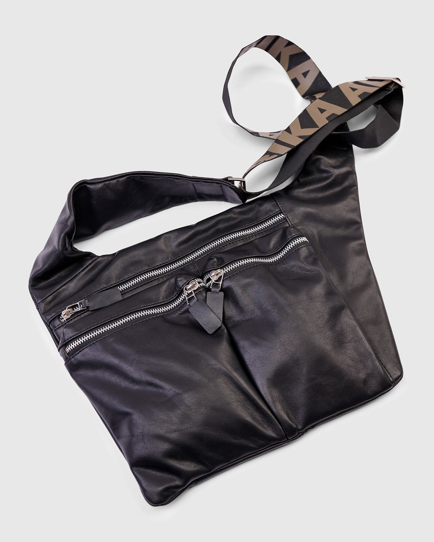 תיק סמיילי שחור