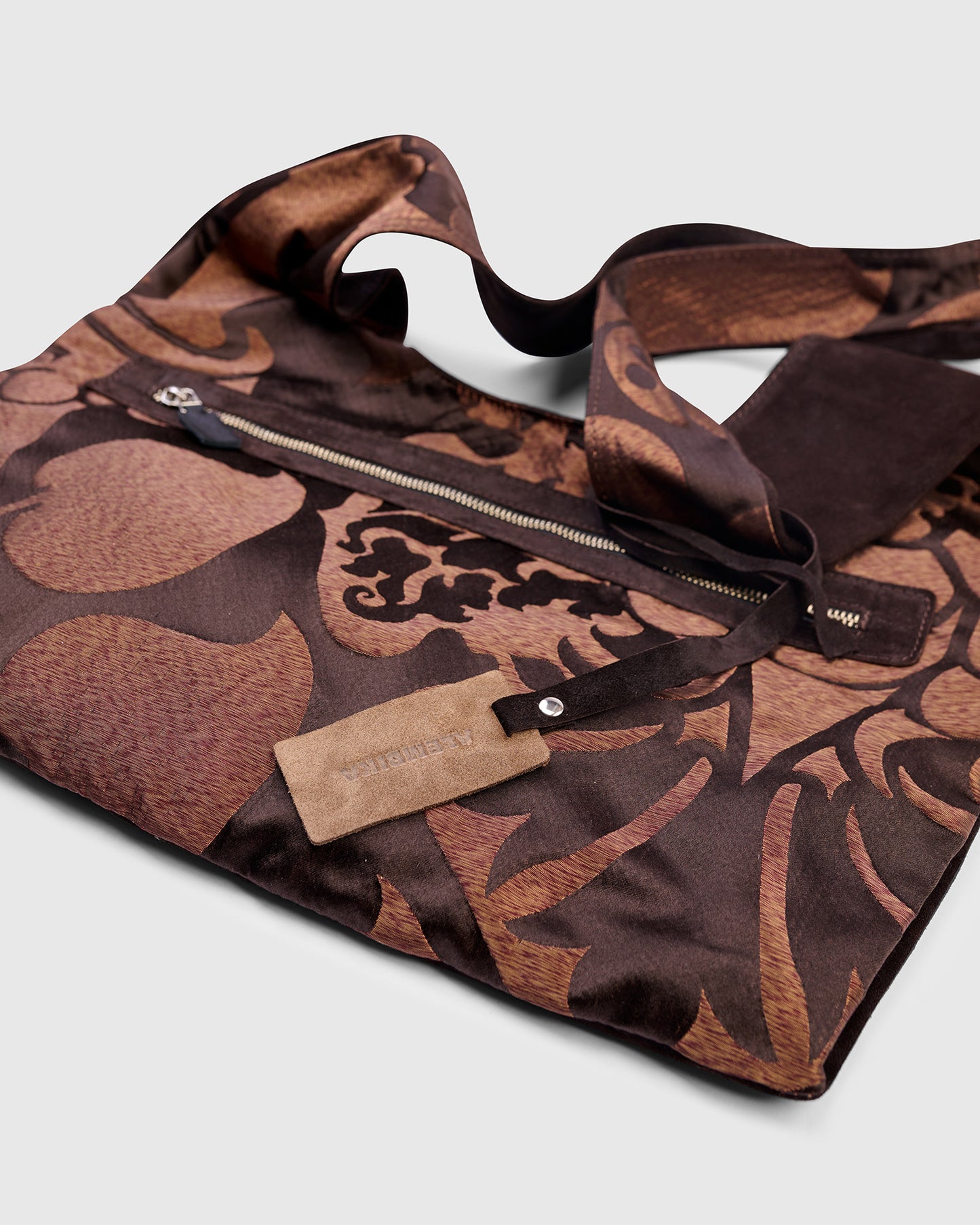 תיק חופשי חום