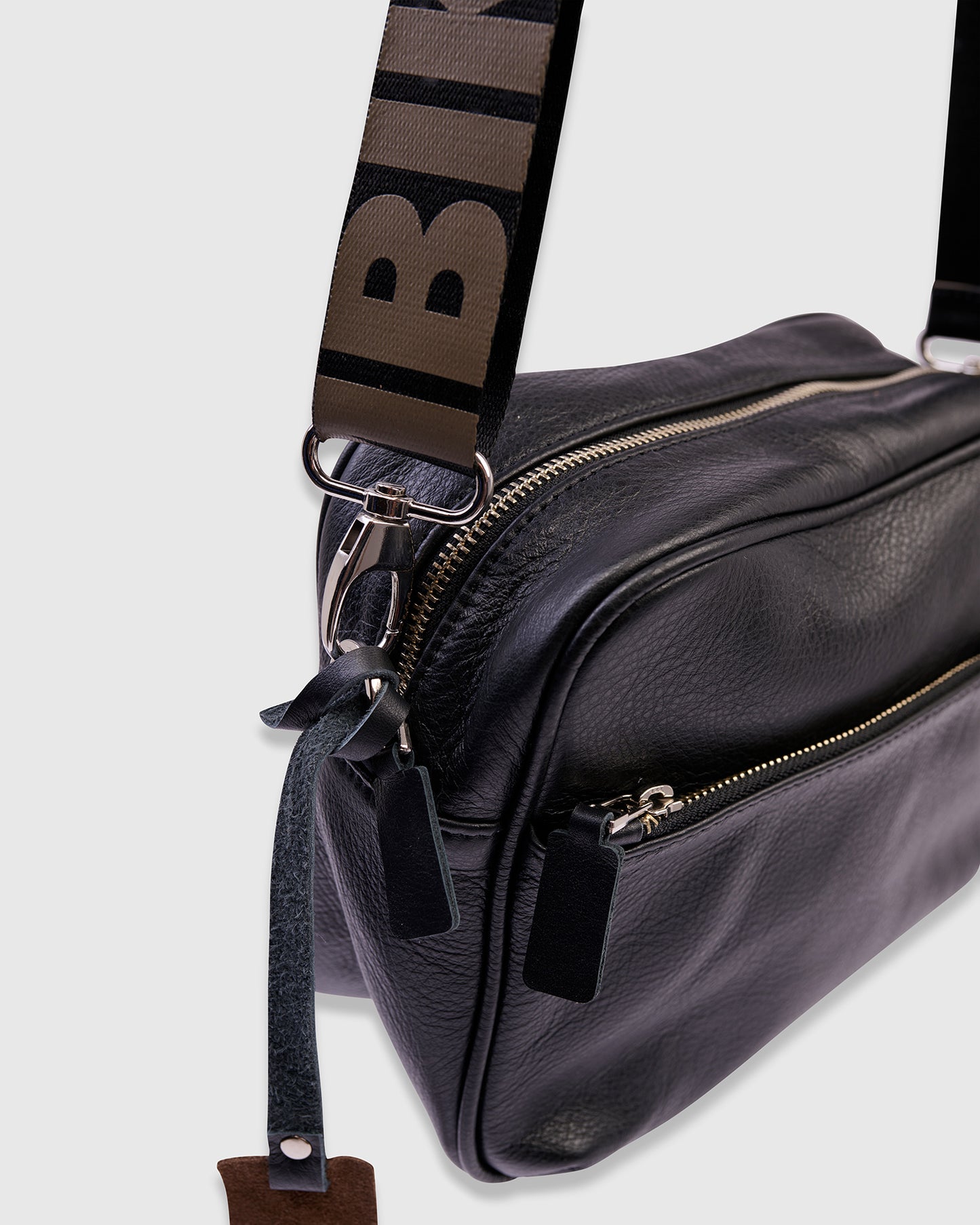 תיק משופר שחור