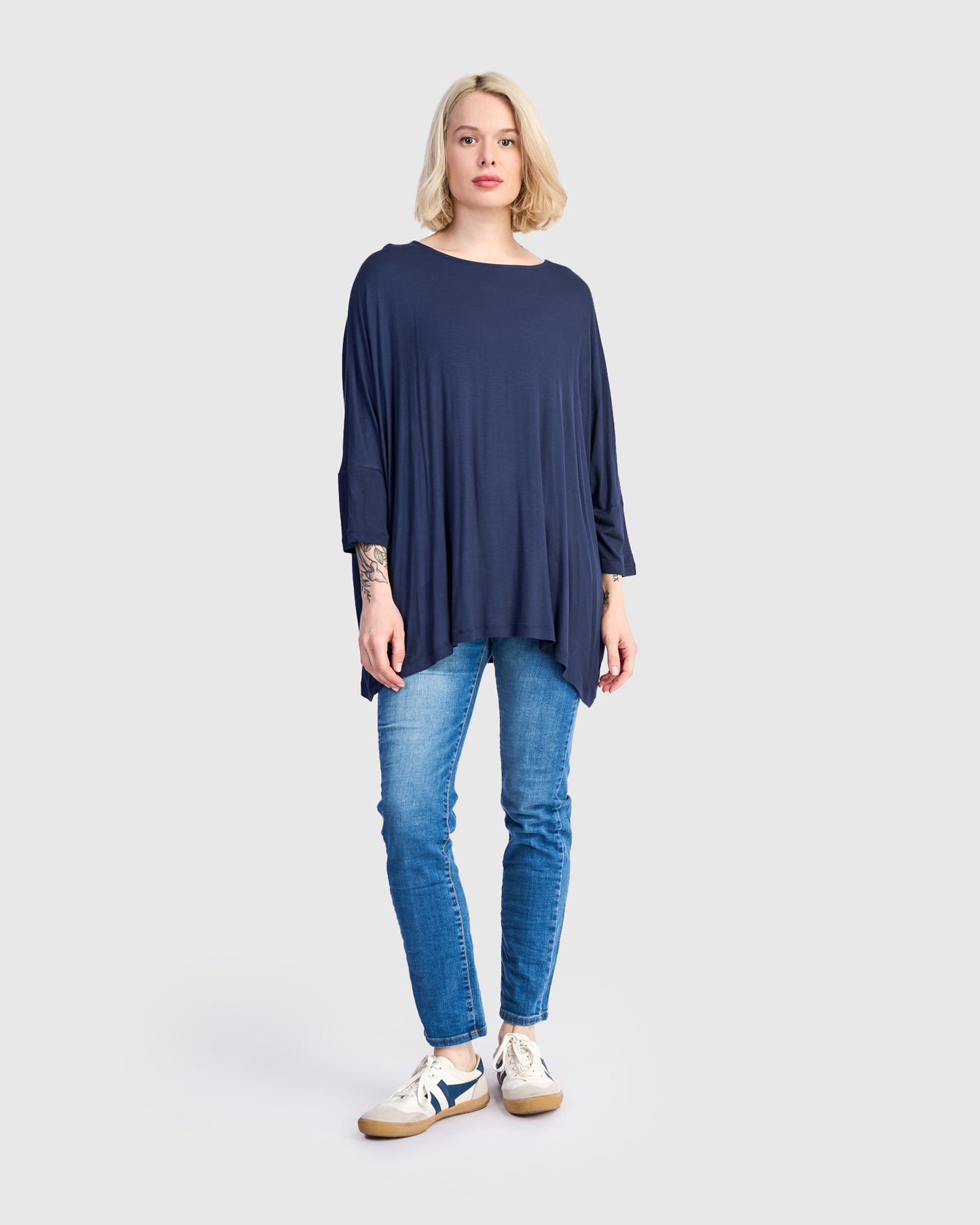 טוניקה רינה נייבי