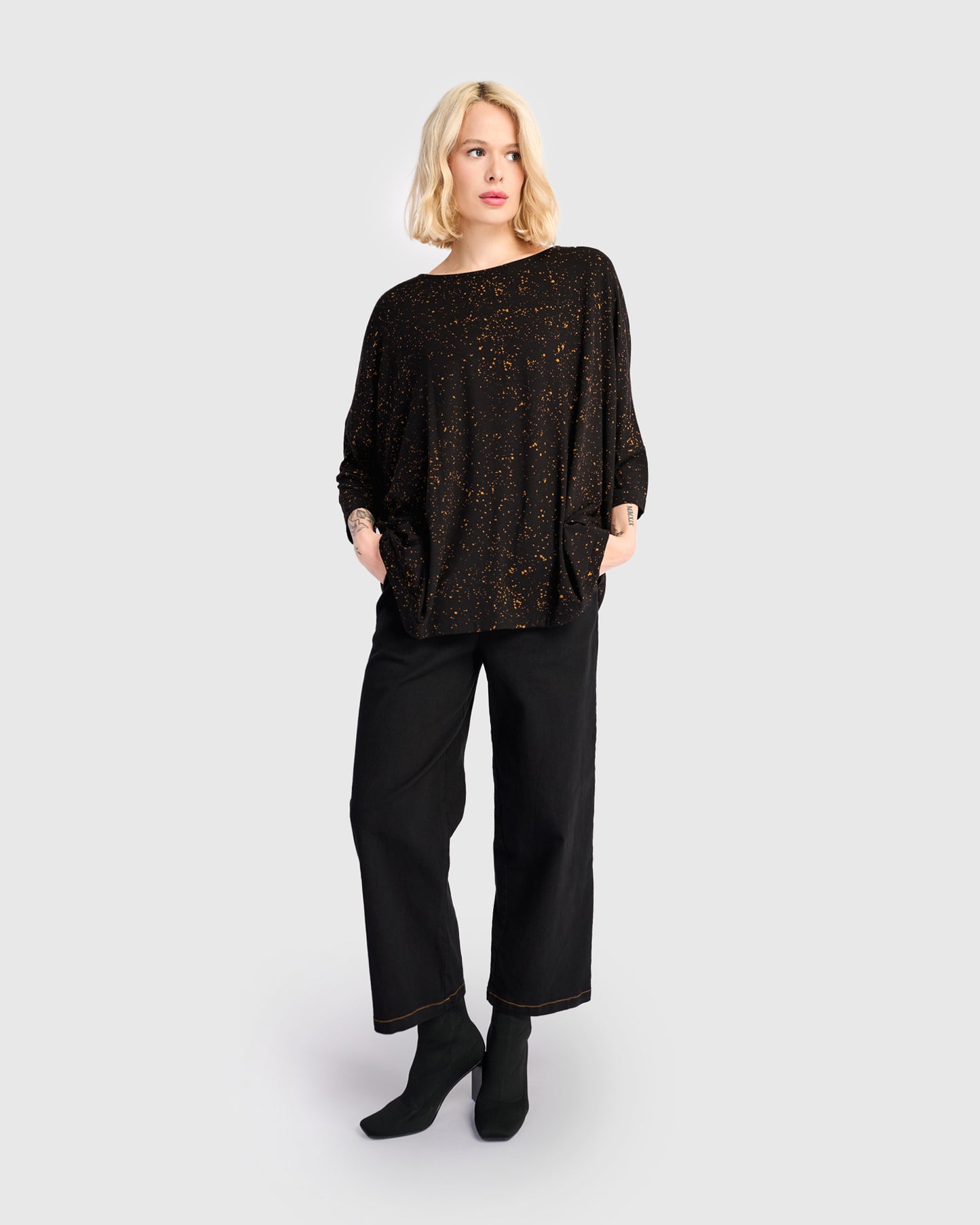 חולצה רינה נקודות חום