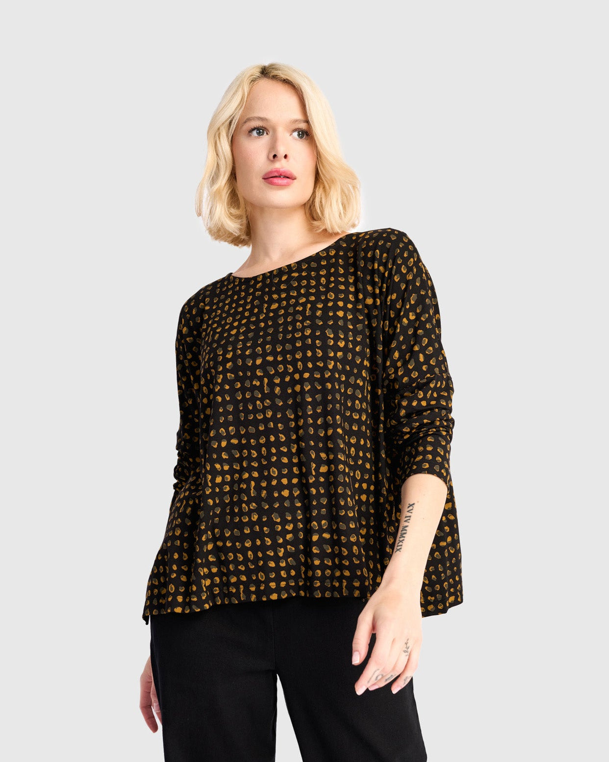 טישירט בסטי מנומר