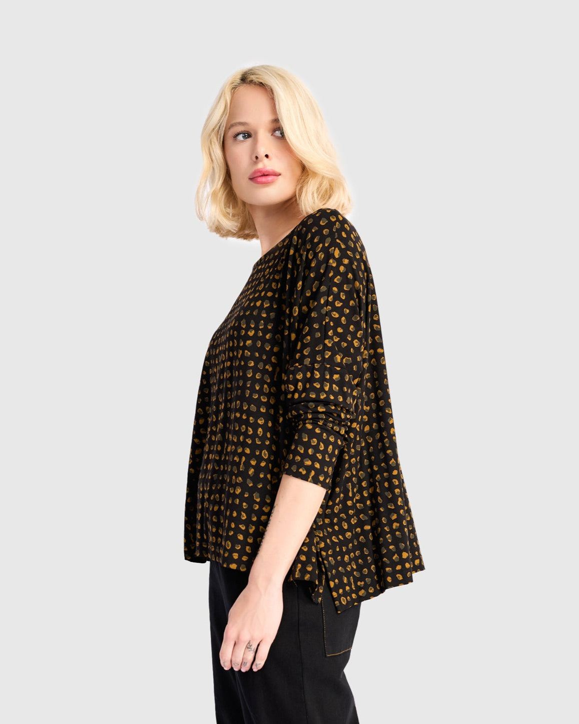 טישירט בסטי מנומר