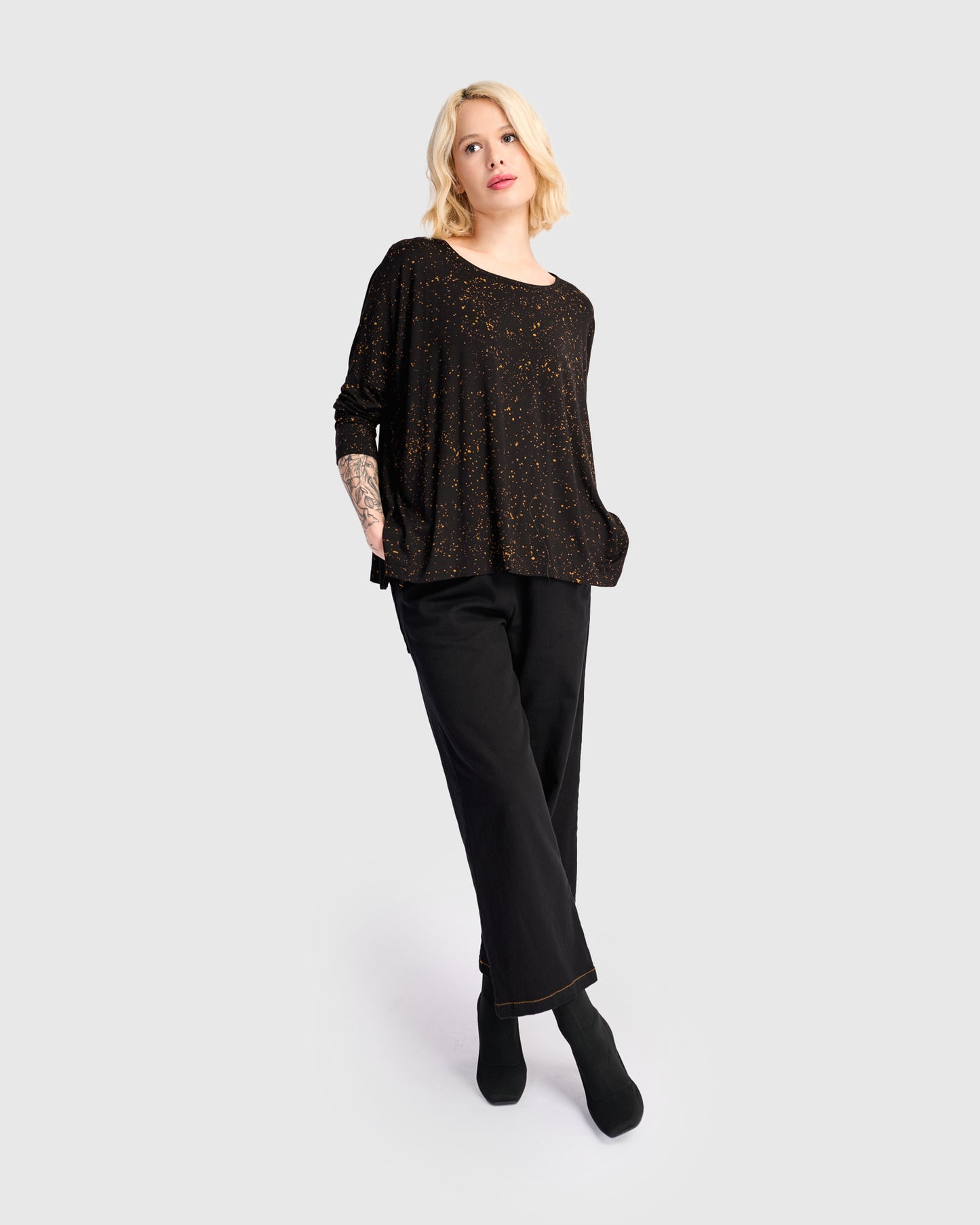 טישירט בסטי נקודות חום