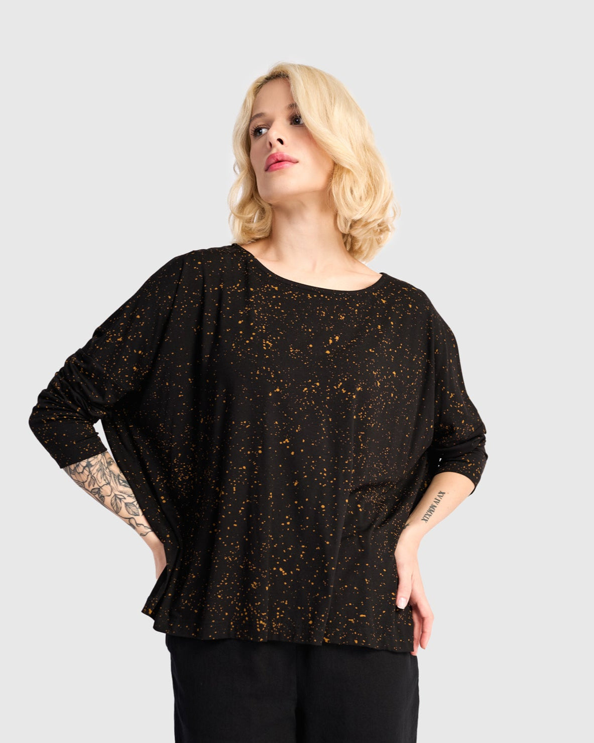 טישירט בסטי נקודות חום