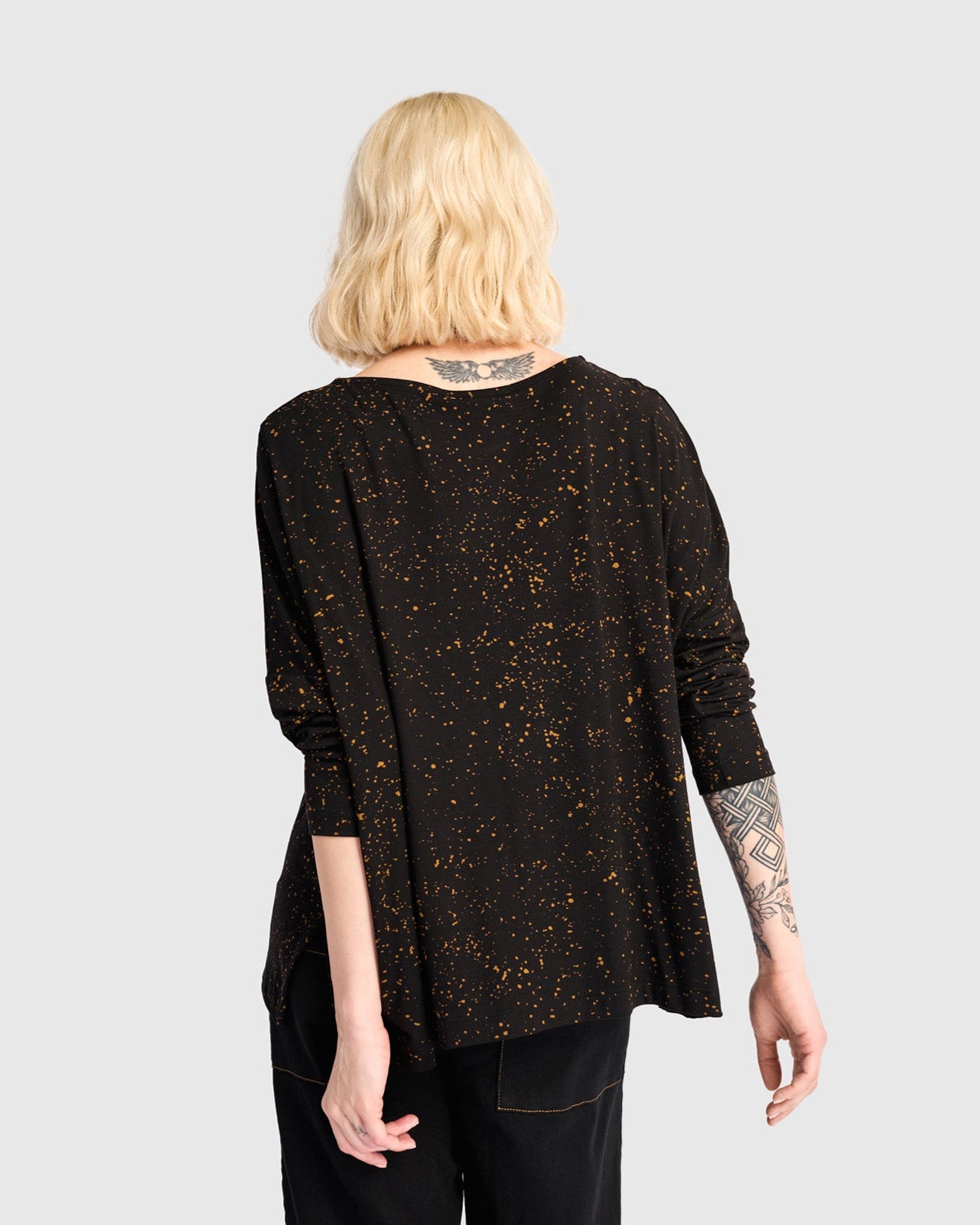 טישירט בסטי נקודות חום