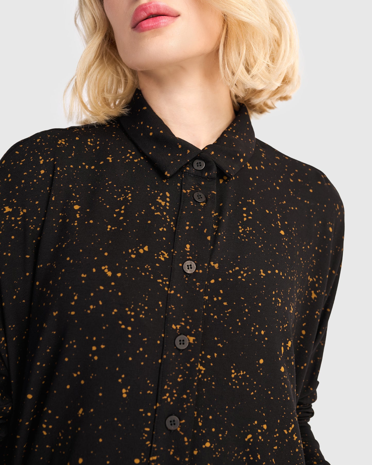 חולצה רינה פולו נקודות חום