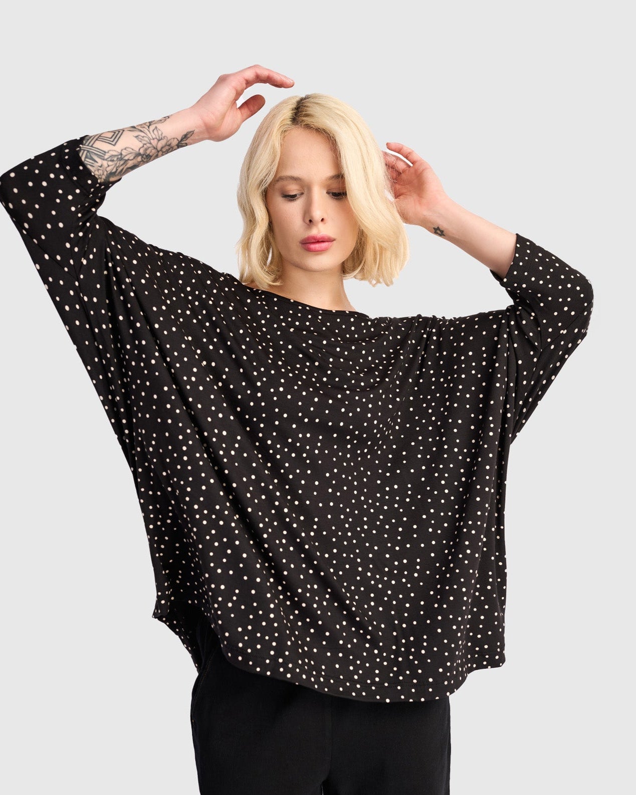 חולצה רינה נקודות שחור