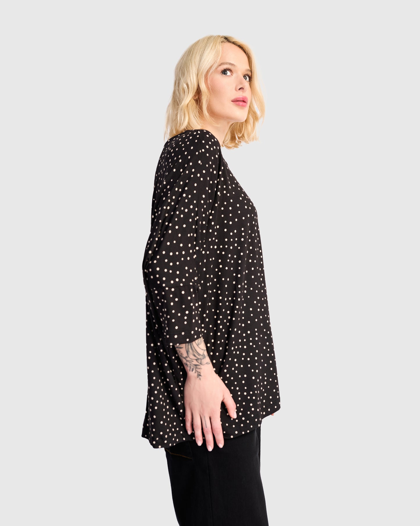 חולצה רינה נקודות שחור
