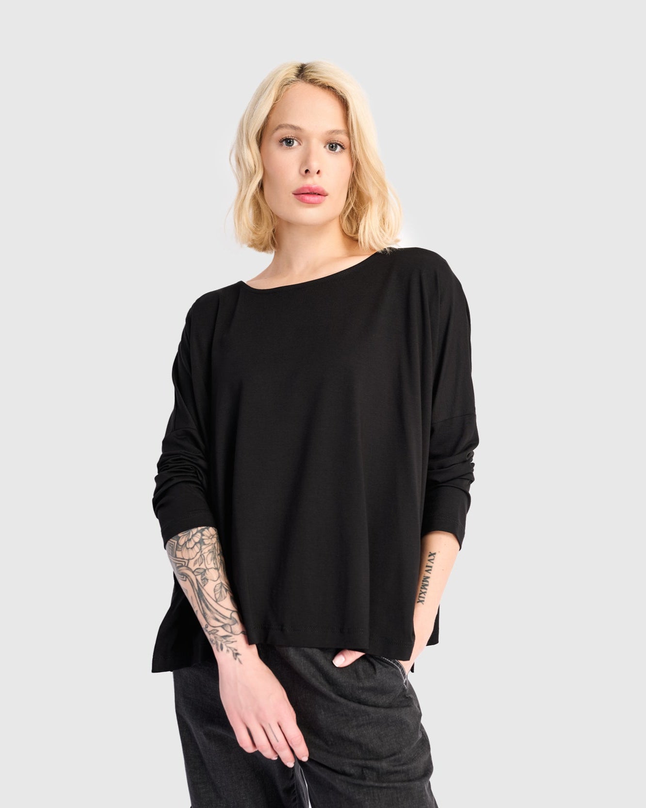 טישירט בסטי שחור