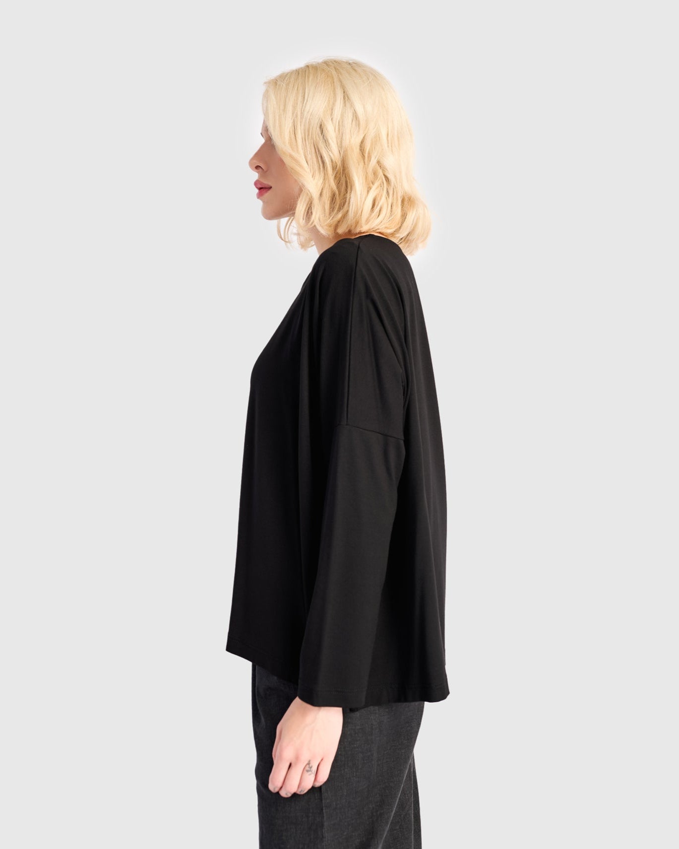 טישירט בסטי שחור