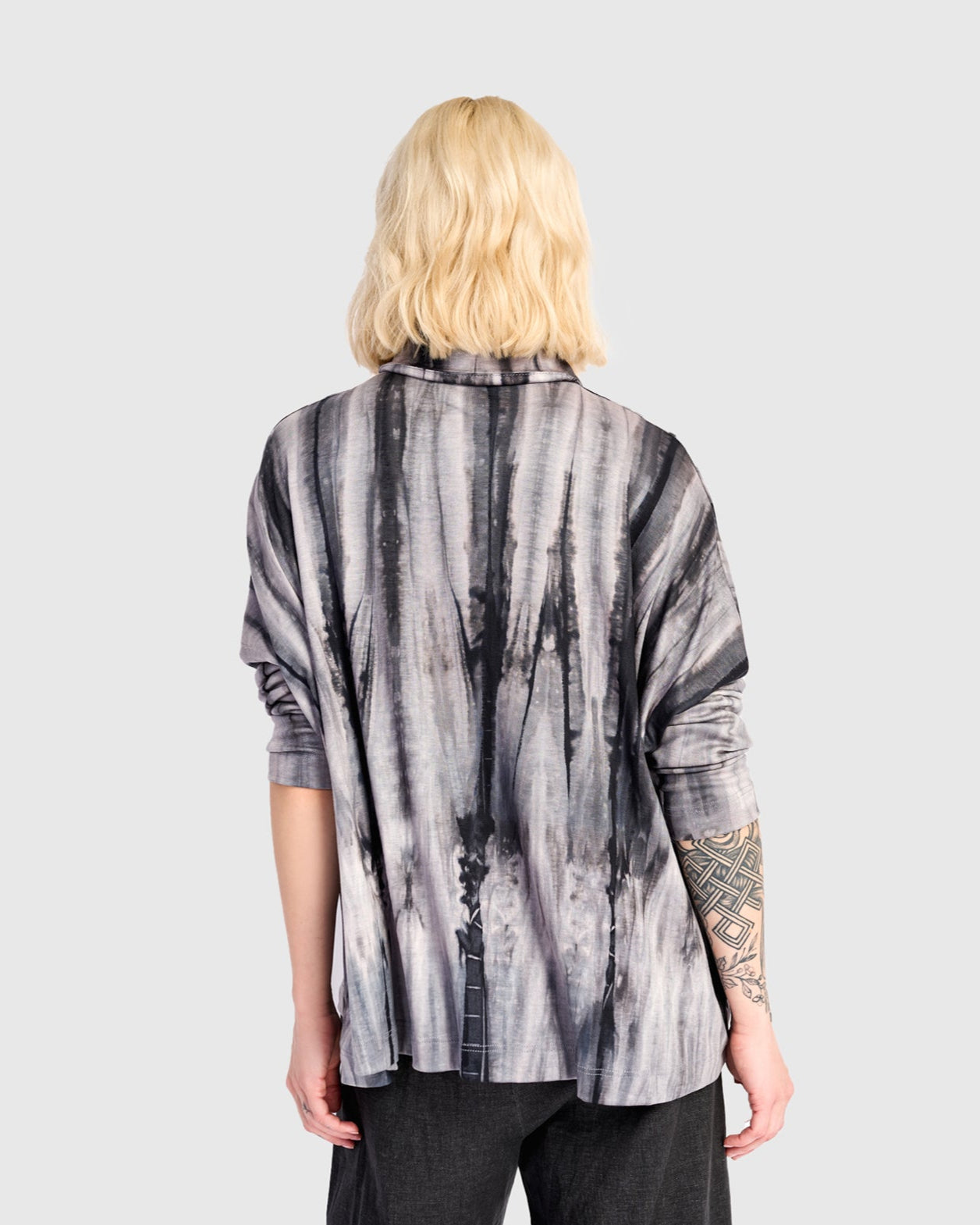 חולצה רינה פולו מודפסת אפורה