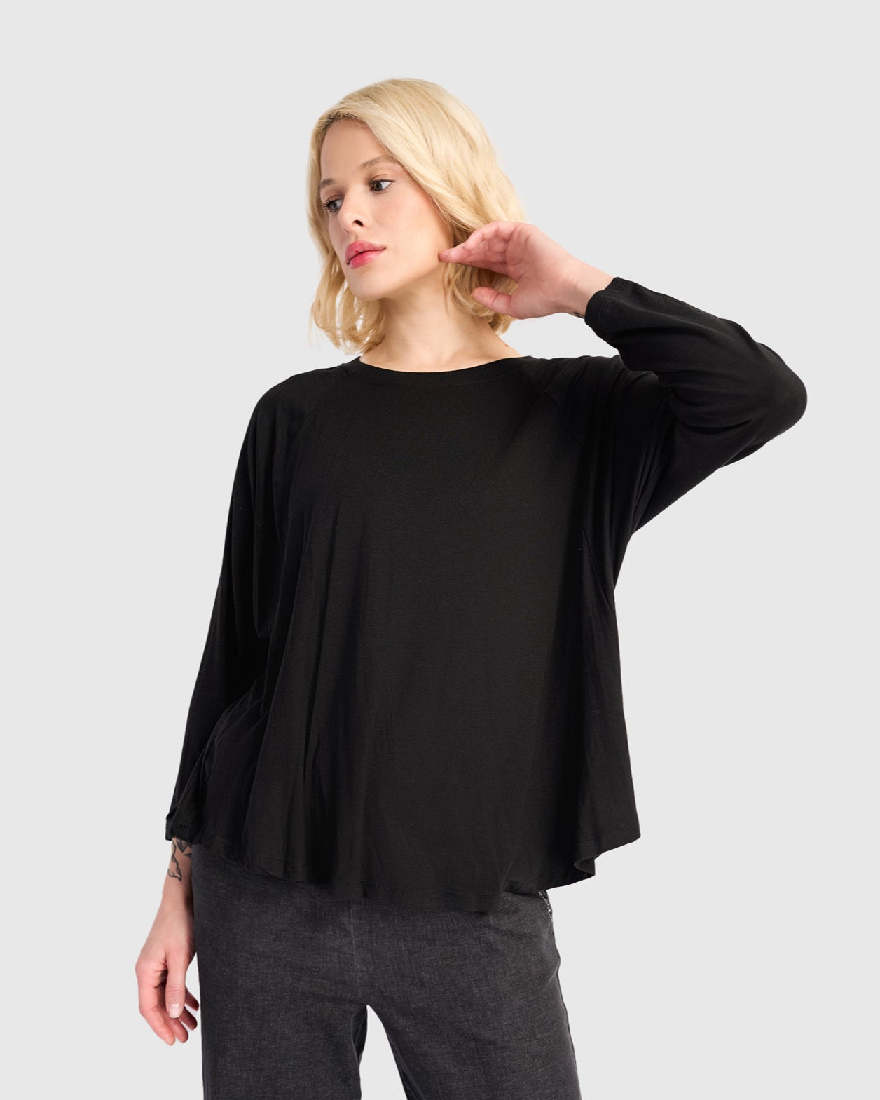 טוניקה חסידה שחורה