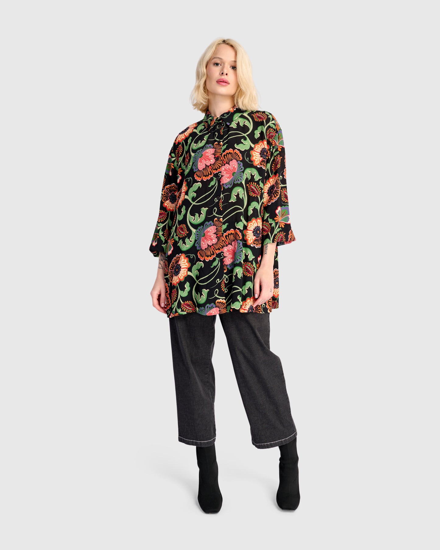 חולצה כפרה מודפסת צורנית