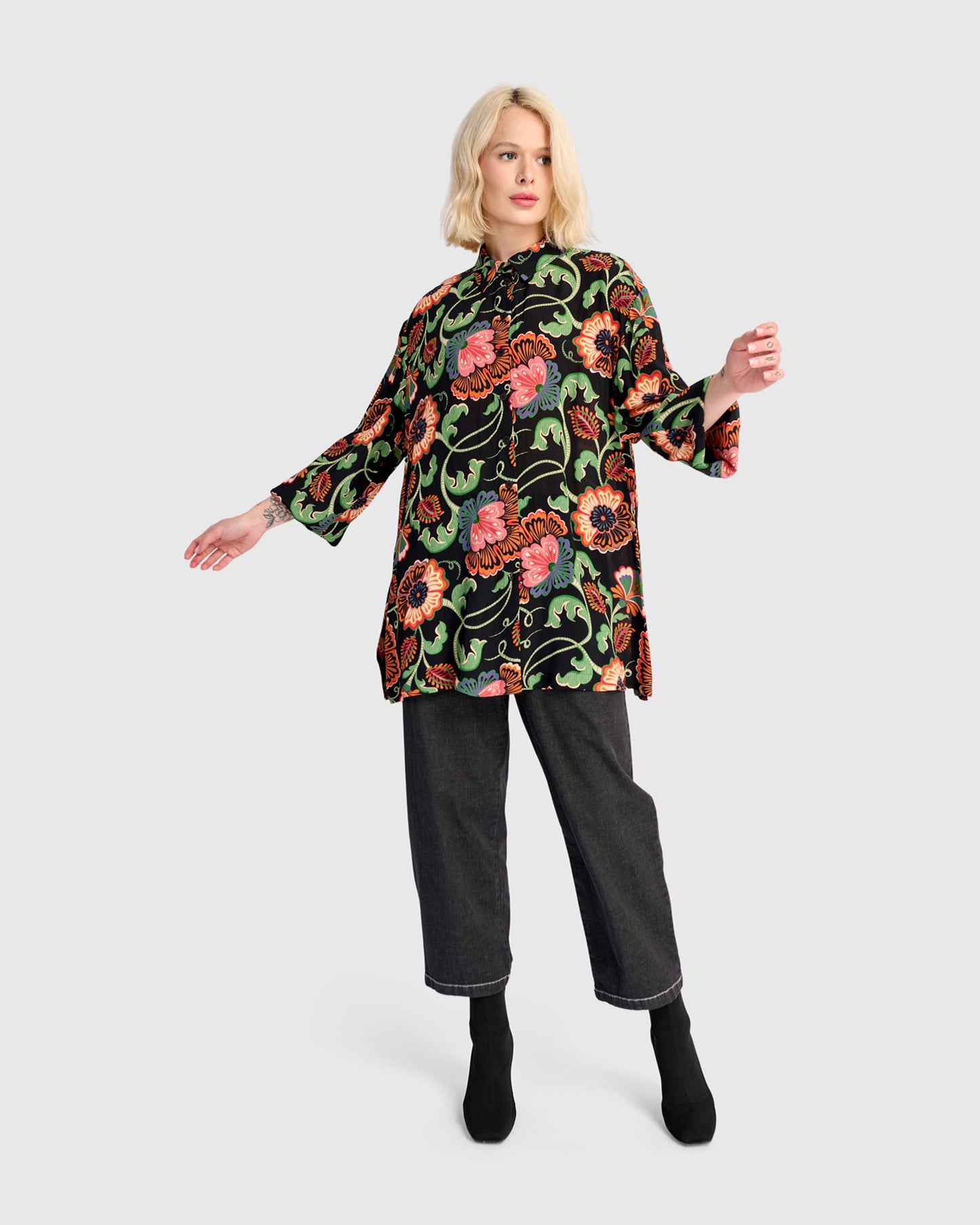 חולצה כפרה מודפסת צורנית