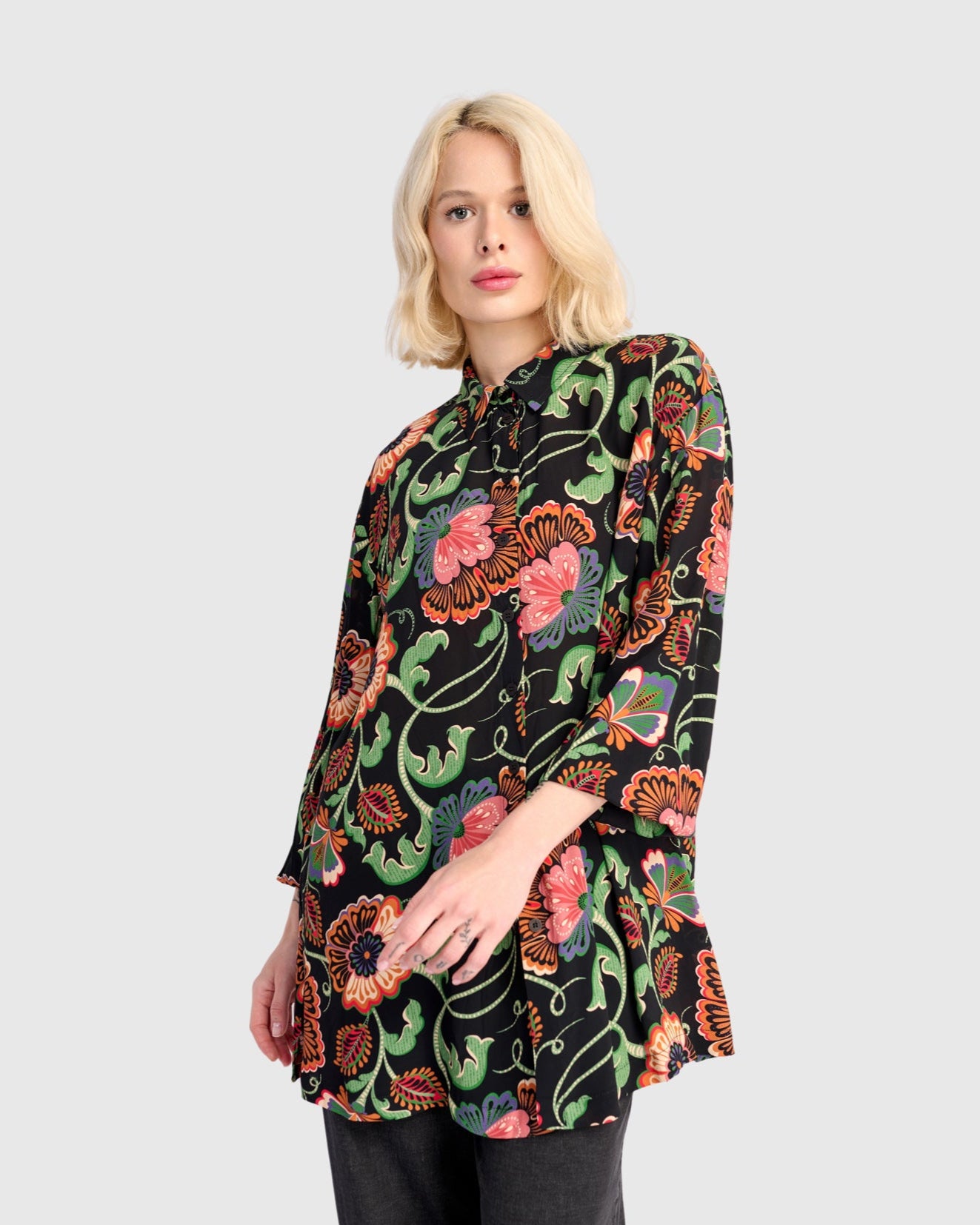 חולצה כפרה מודפסת צורנית