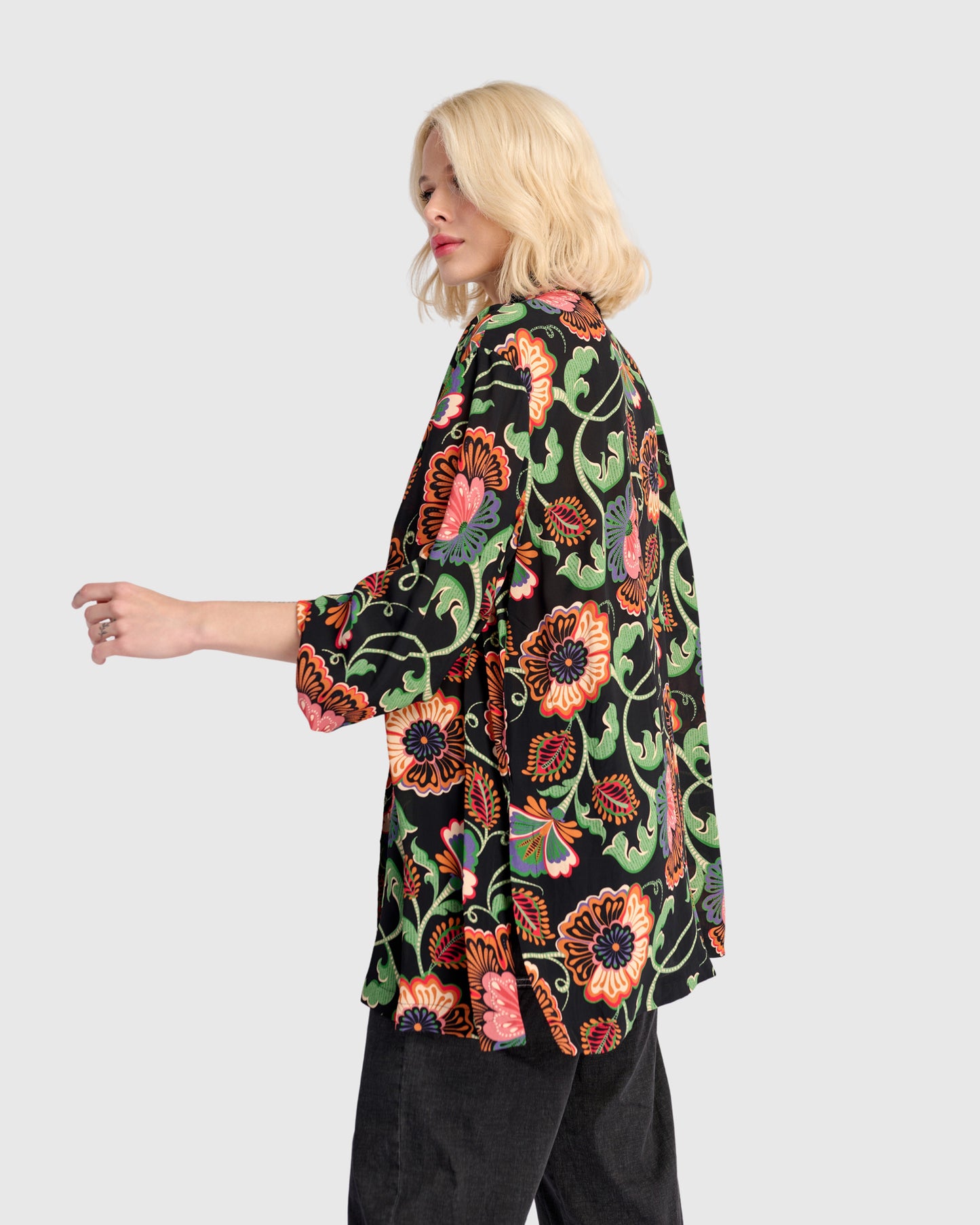 חולצה כפרה מודפסת צורנית