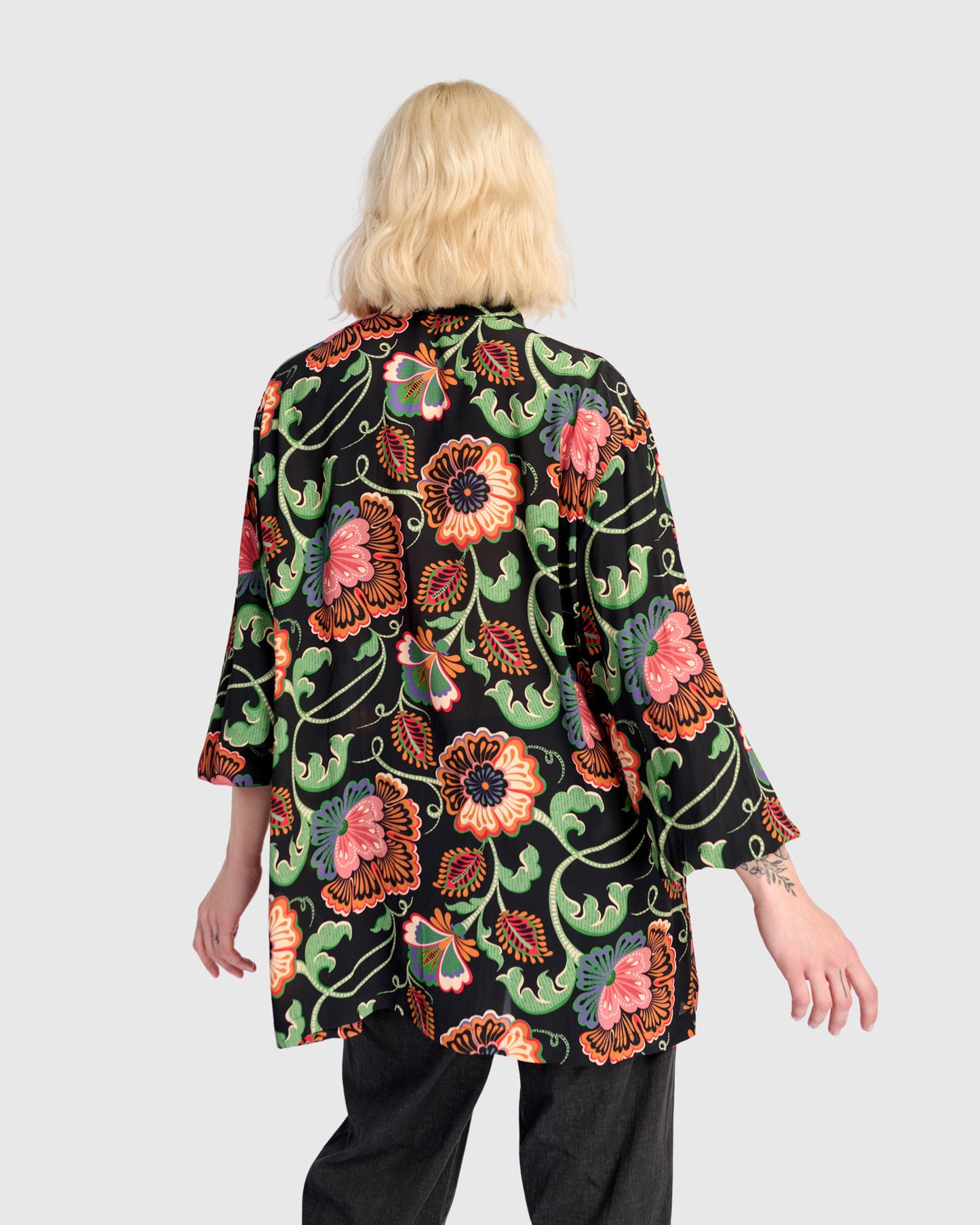 חולצה כפרה מודפסת צורנית