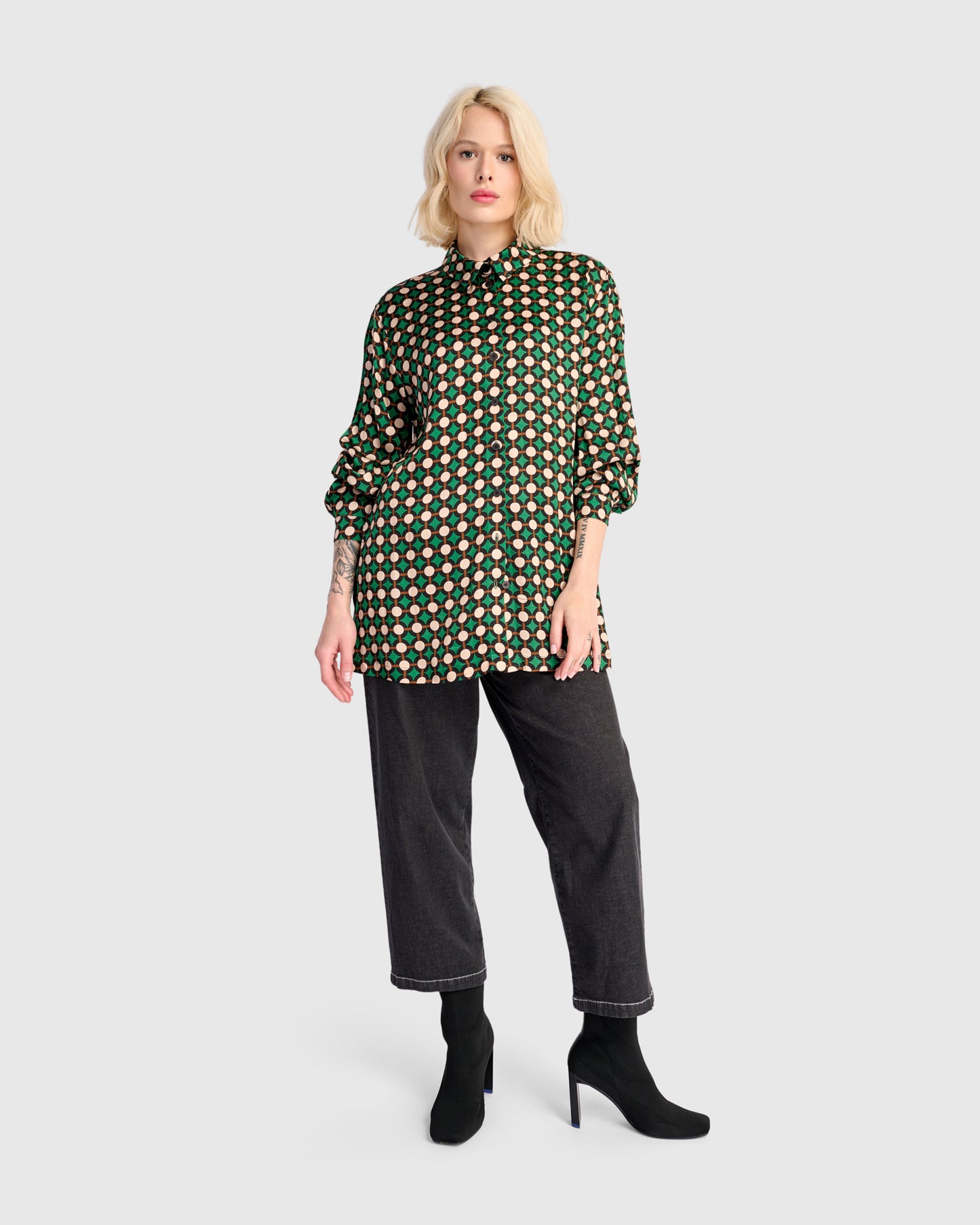 חולצה כפרה מודפסת ירוקה