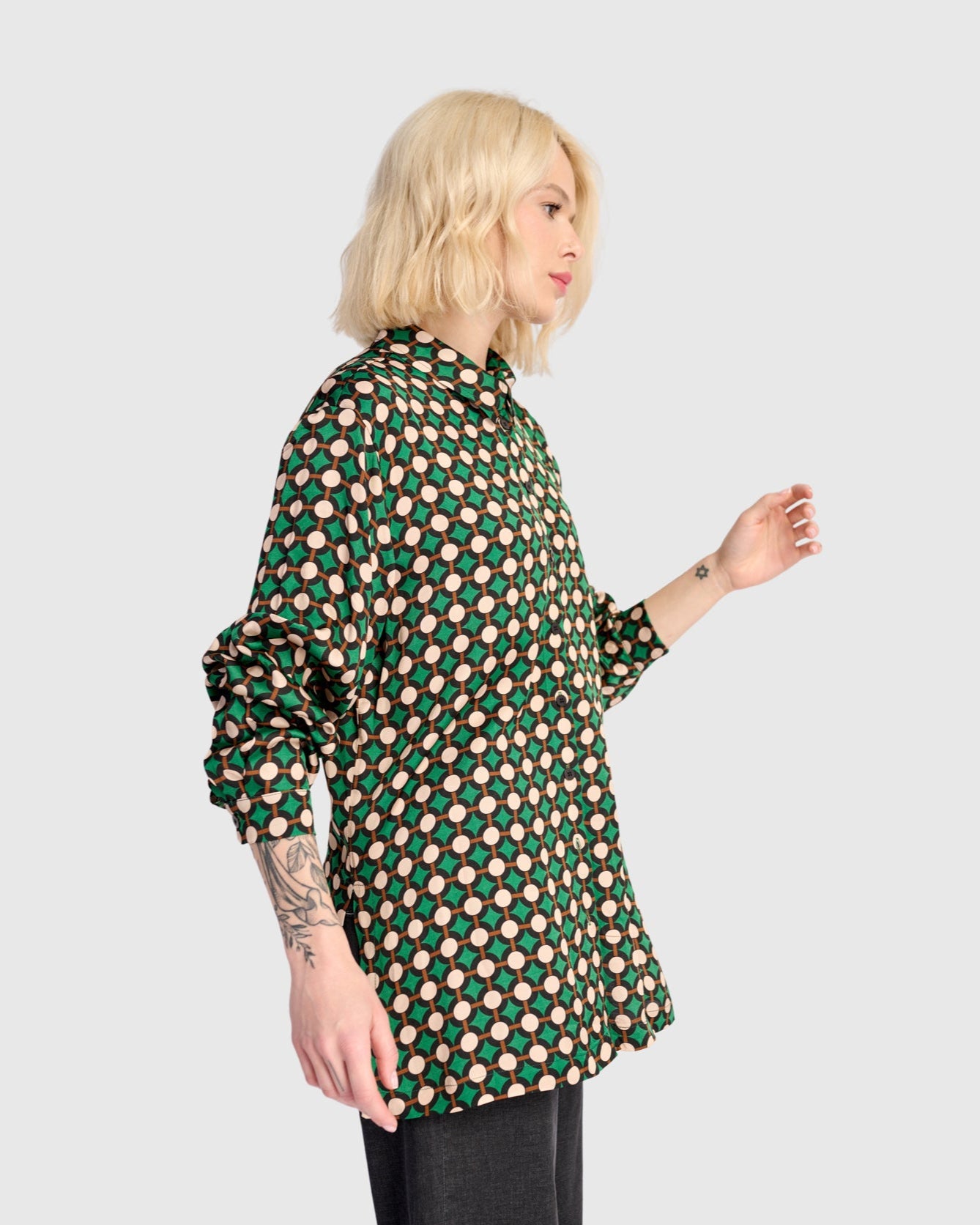 חולצה כפרה מודפסת ירוקה