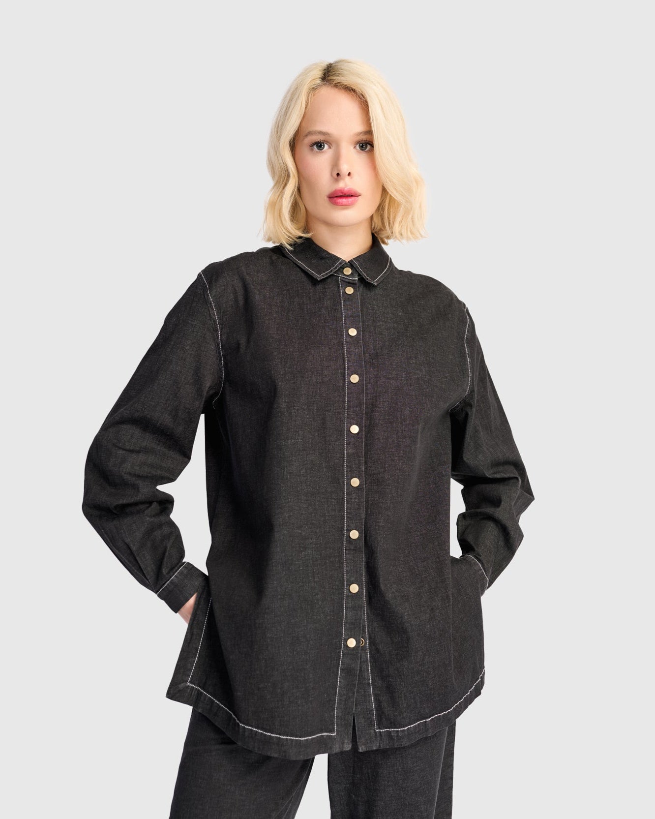 חולצה כפרה ג'ינס שחורה