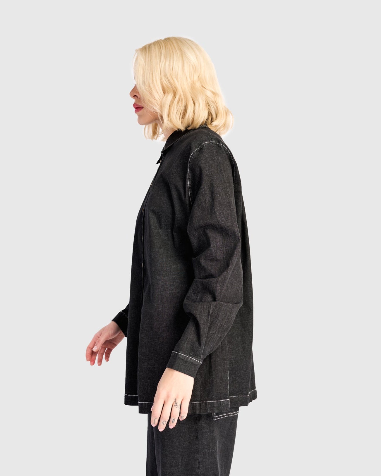 חולצה כפרה ג'ינס שחורה