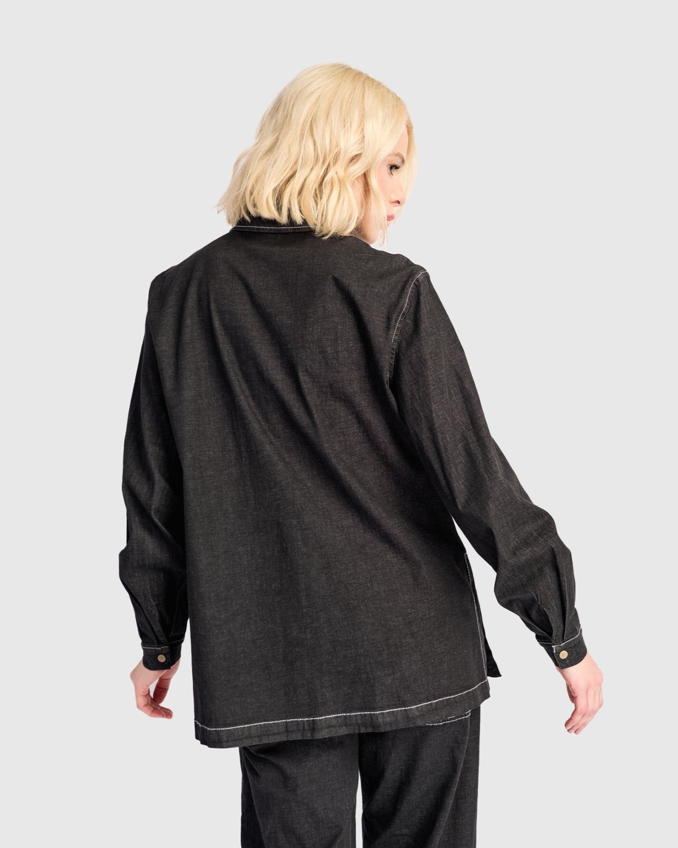 חולצה כפרה ג'ינס שחורה