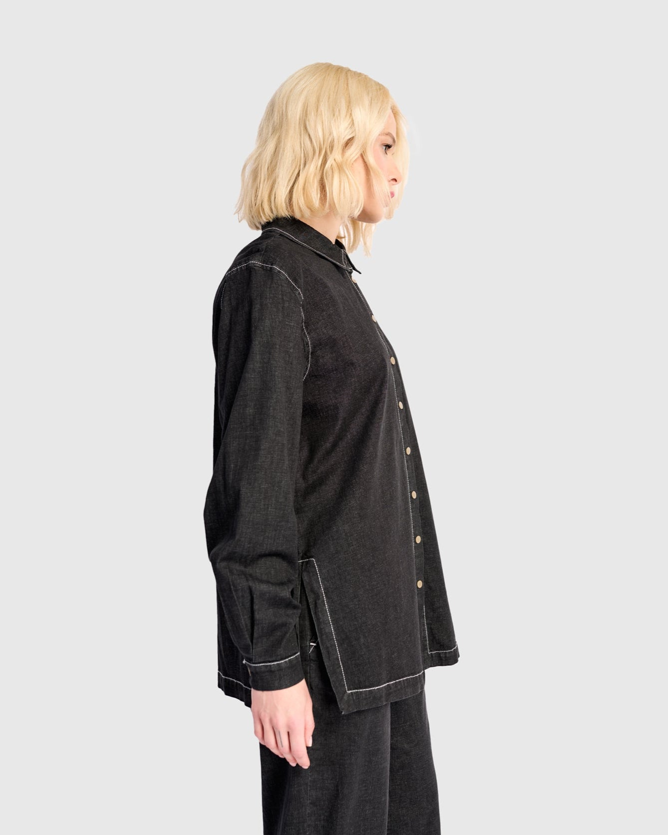 חולצה כפרה ג'ינס שחורה