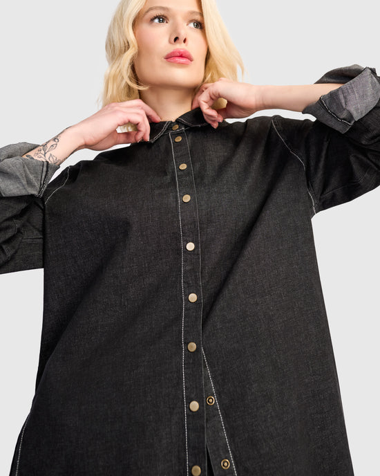 חולצה כפרה ג'ינס שחורה