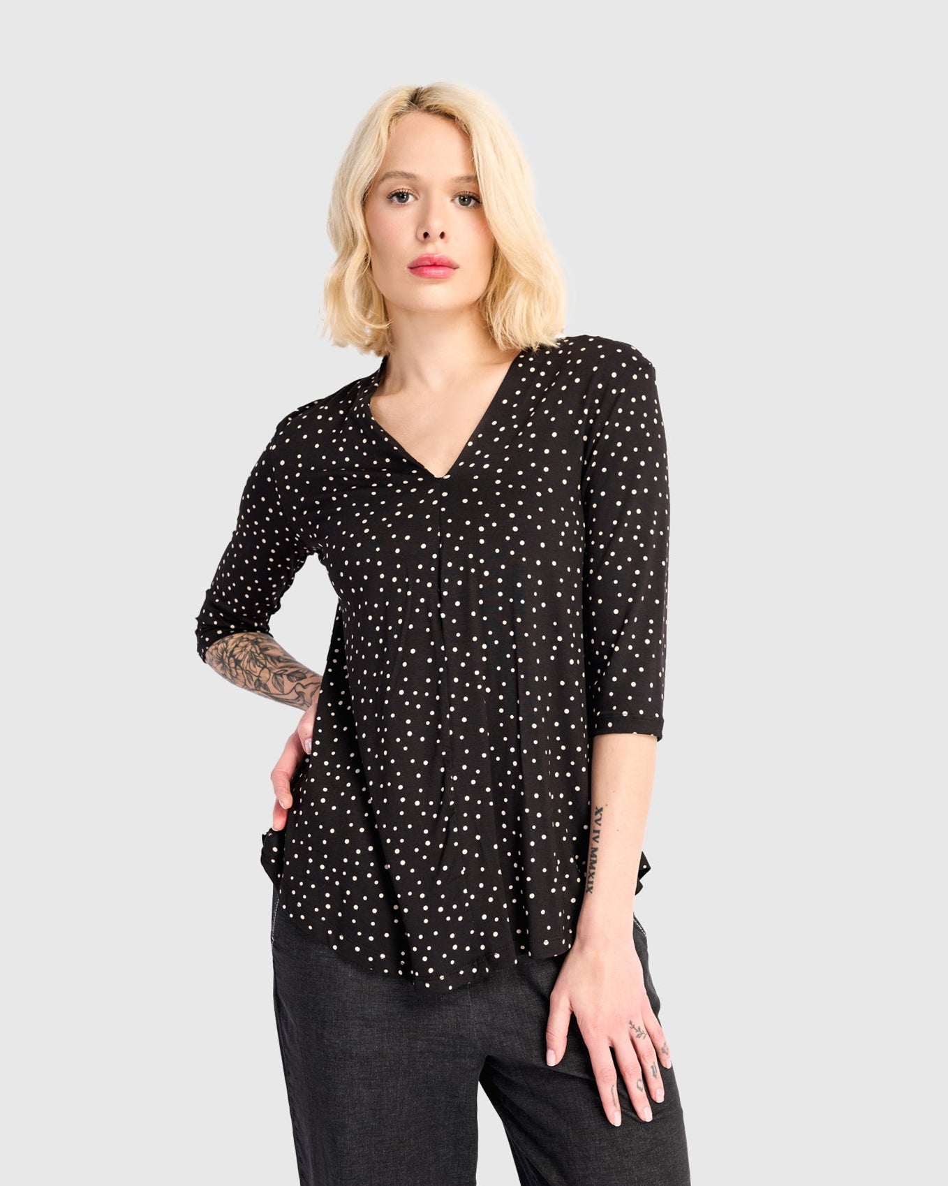 טוניקה דובדבנית נקודות שחור