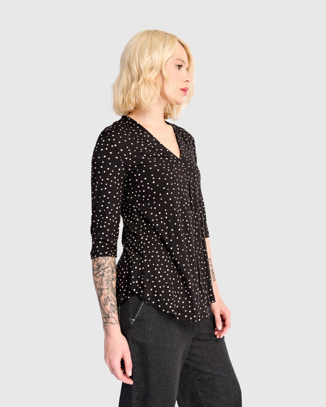 טוניקה דובדבנית נקודות שחור