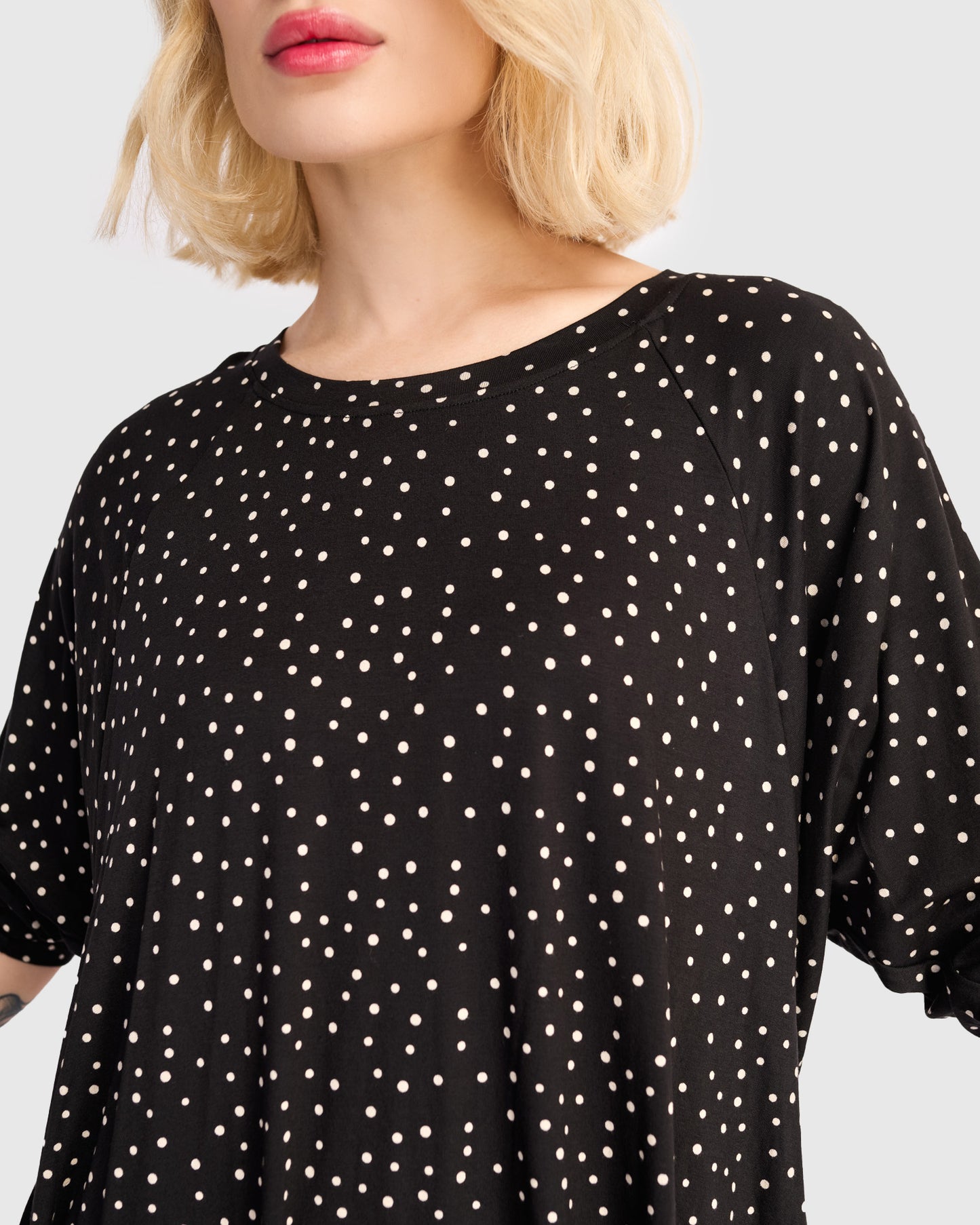 טוניקה חסידה נקודות שחור