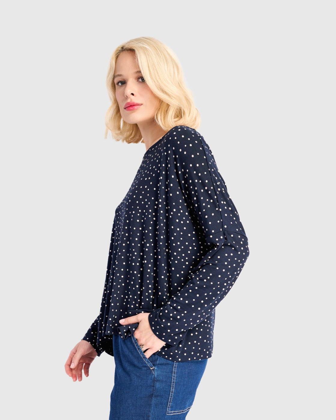 טישירט בסטי נקודות נייבי