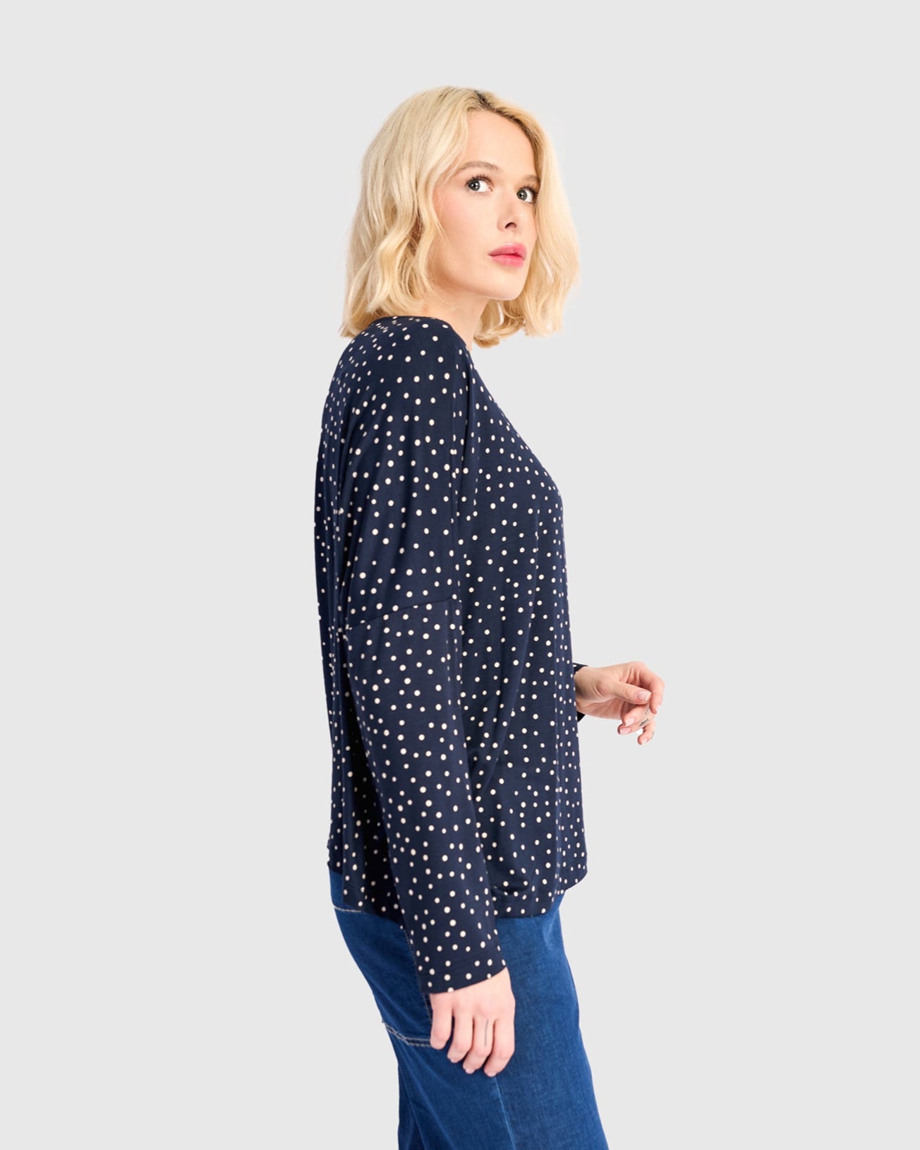 טישירט בסטי נקודות נייבי