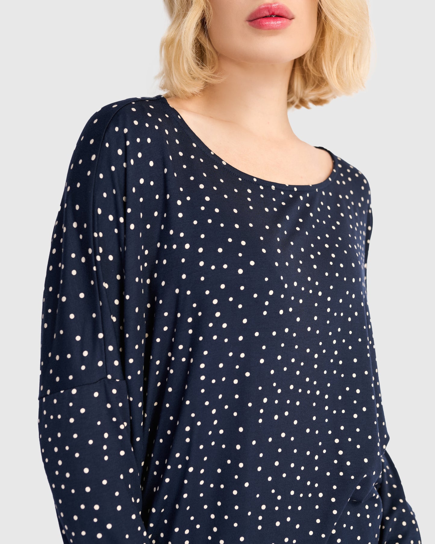 טישירט בסטי נקודות נייבי