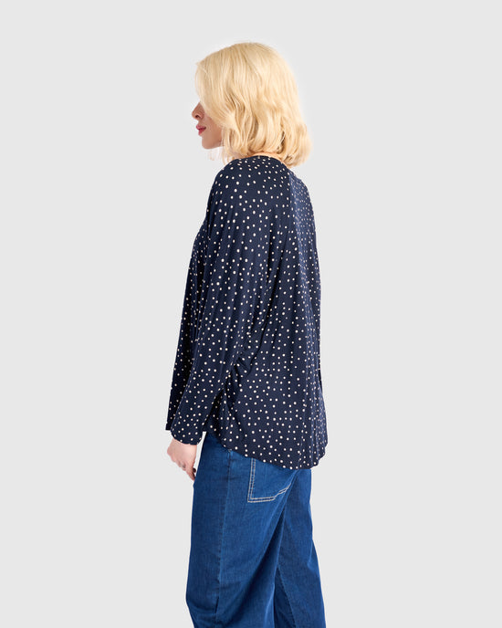 טוניקה חסידה נקודות נייבי