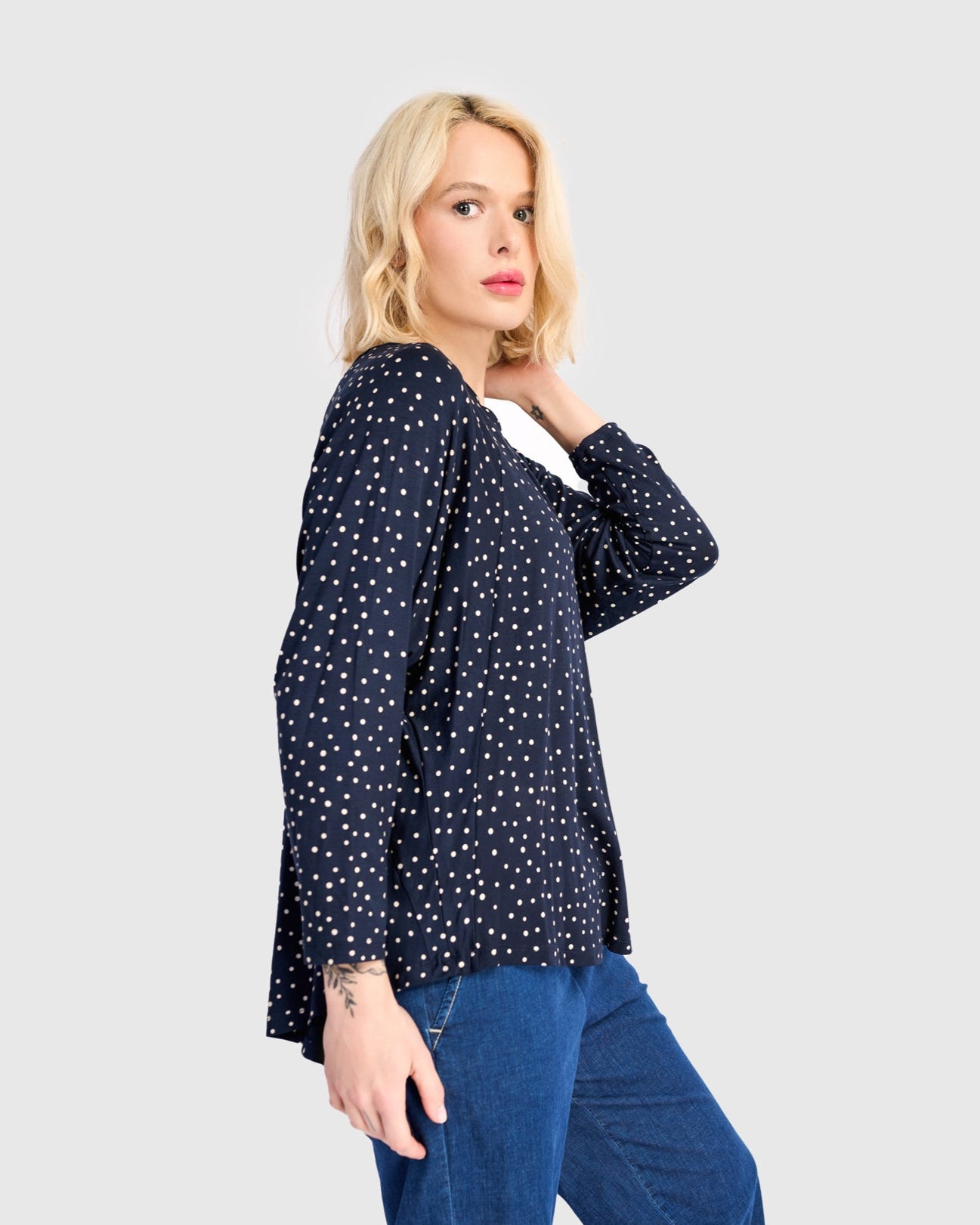 טוניקה חסידה נקודות נייבי