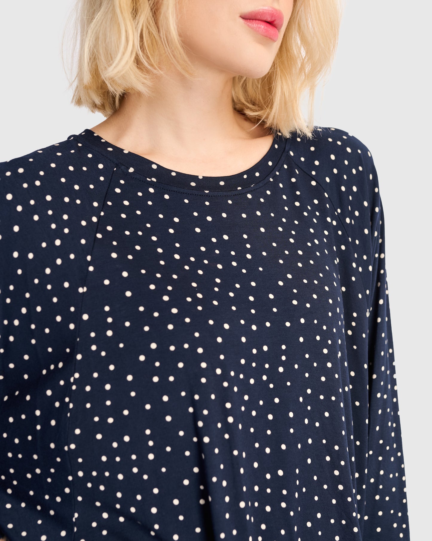 טוניקה חסידה נקודות נייבי