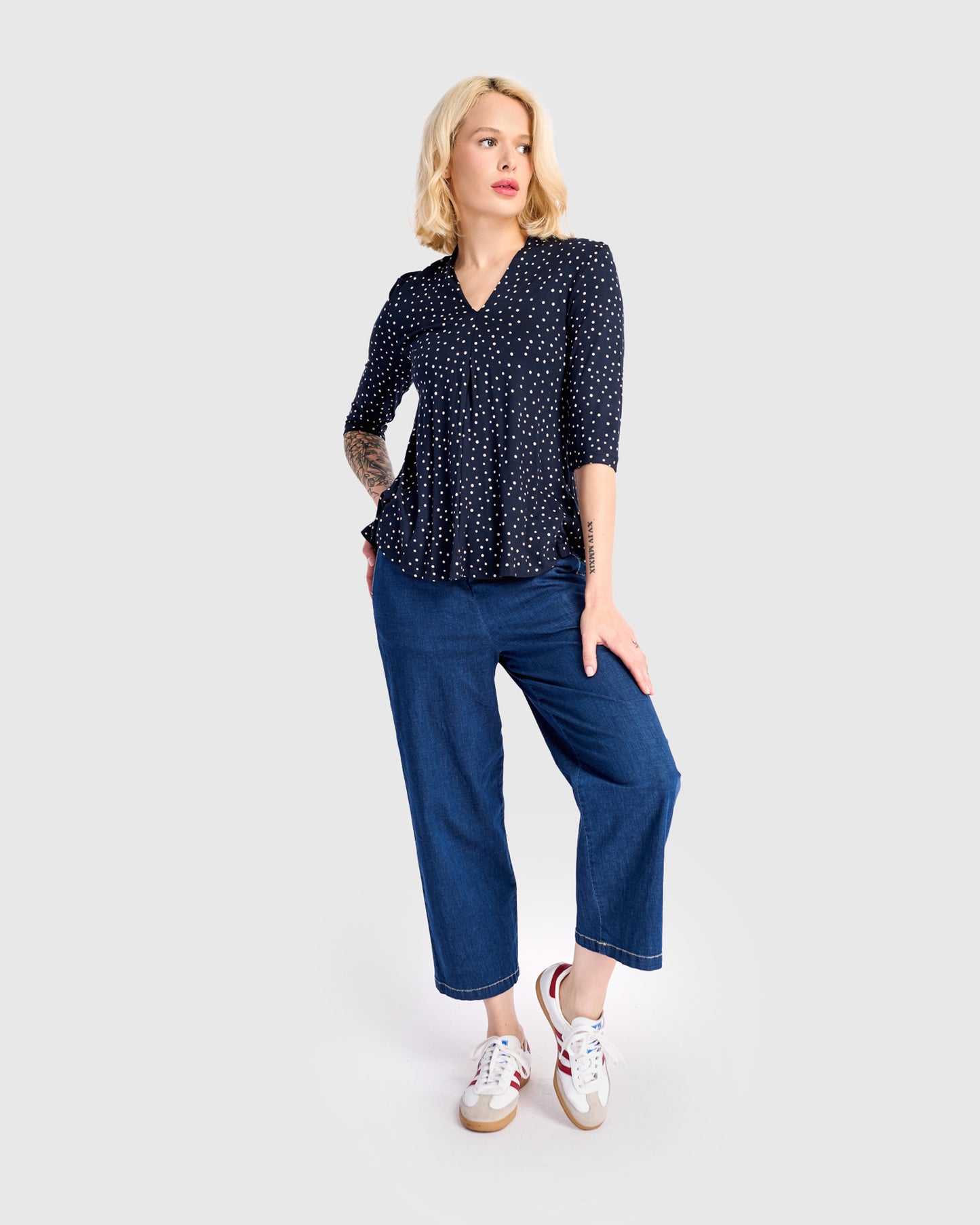 טוניקה דובדבנית נקודות נייבי