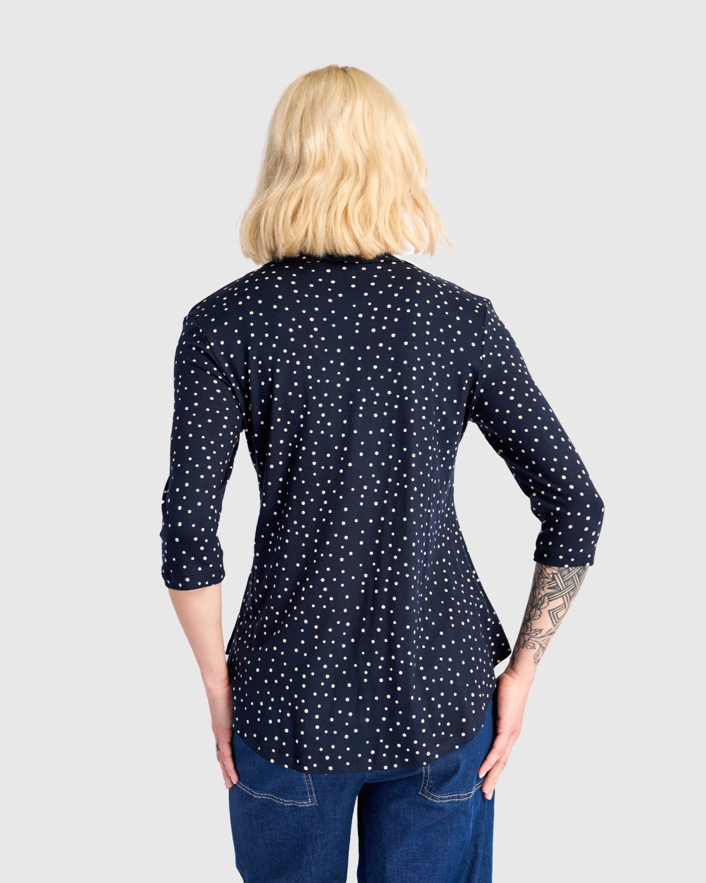 טוניקה דובדבנית נקודות נייבי