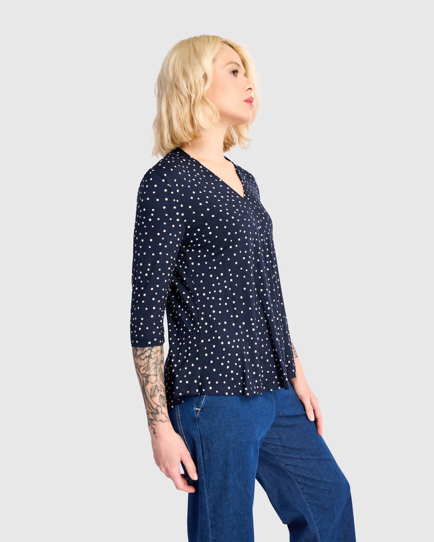 טוניקה דובדבנית נקודות נייבי