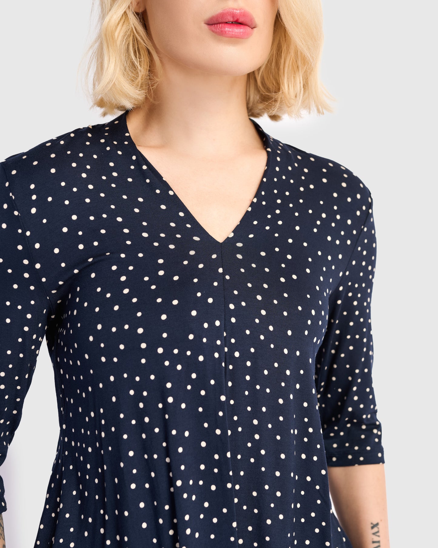 טוניקה דובדבנית נקודות נייבי