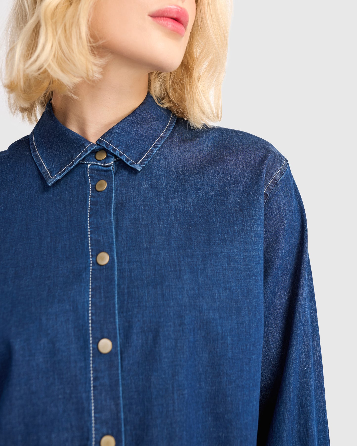 חולצה כפרה ג'ינס כחולה