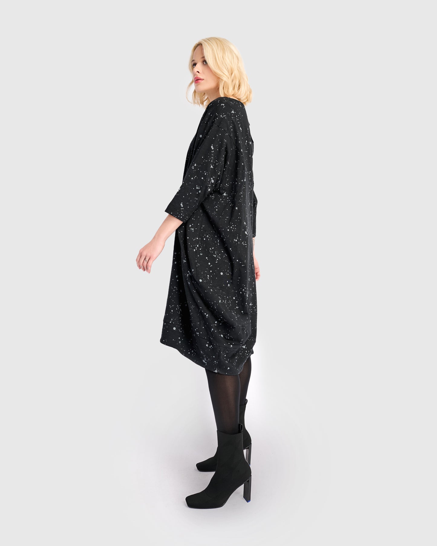 שמלה פריז כתמים