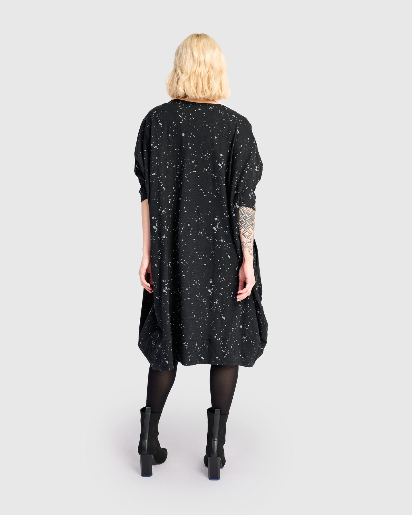 שמלה פריז כתמים