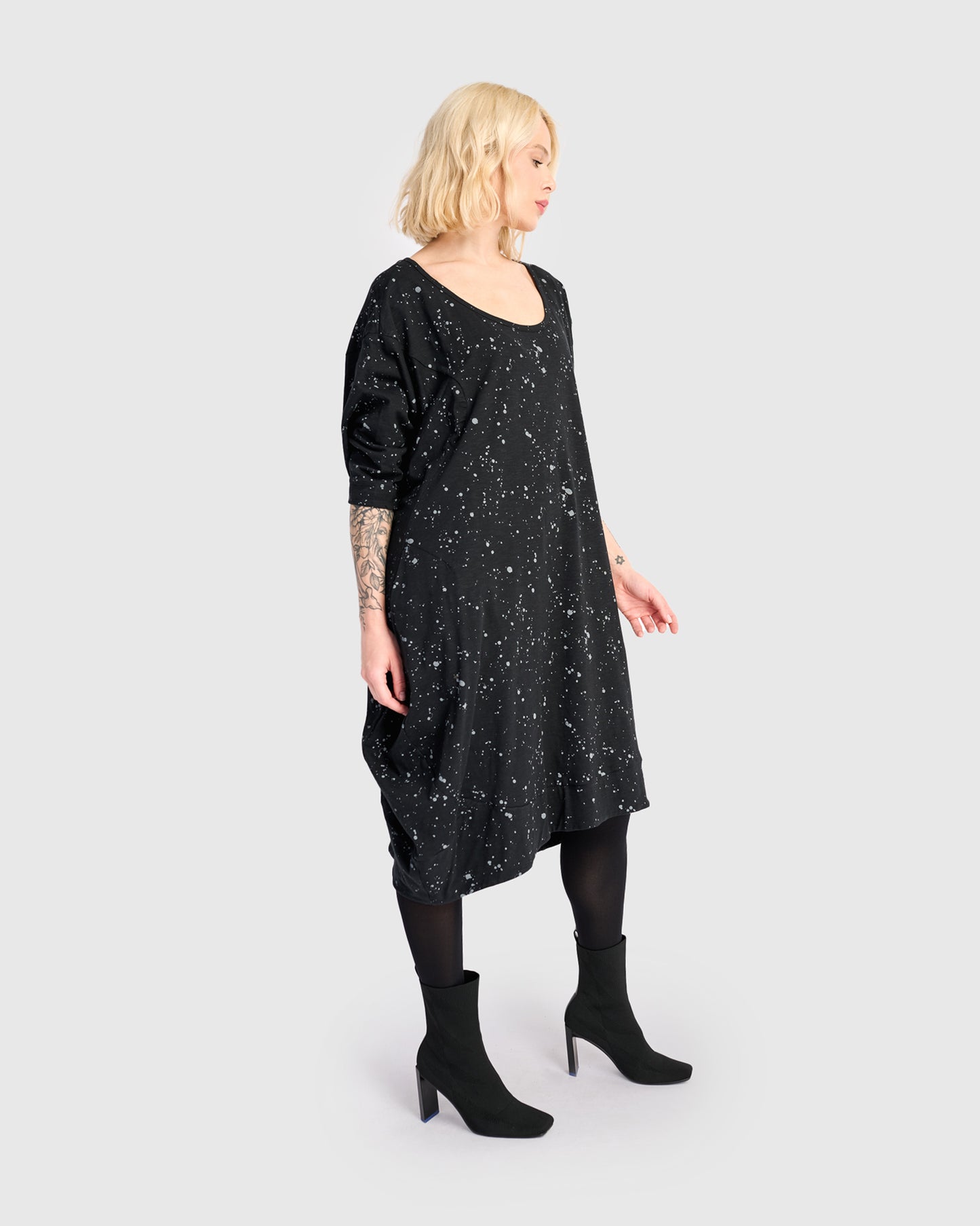 שמלה פריז כתמים