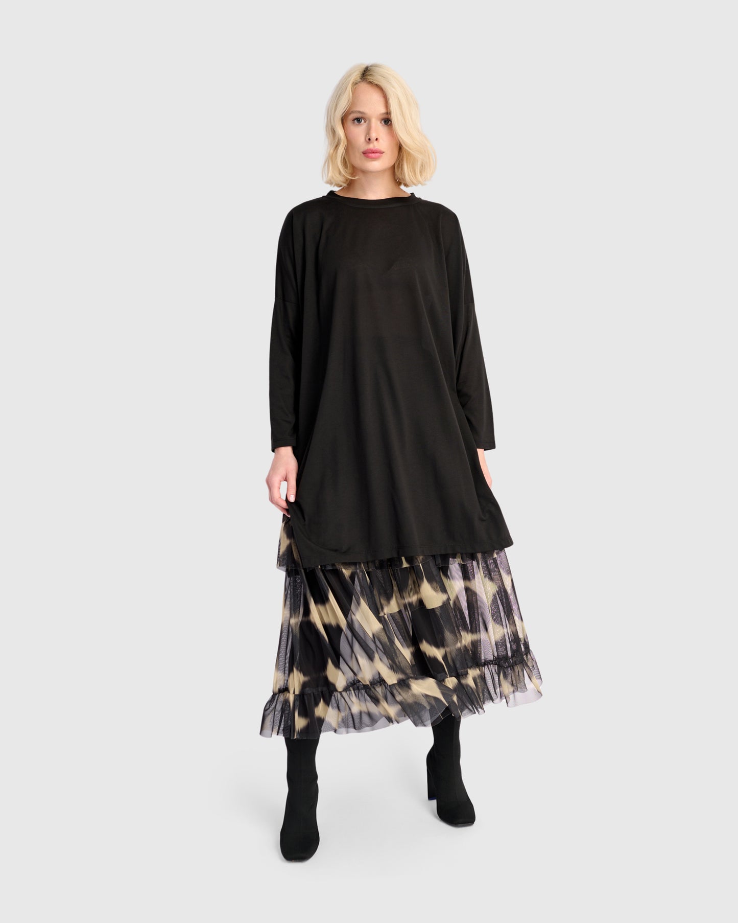 טוניקה רינה שמאל שחור מודל